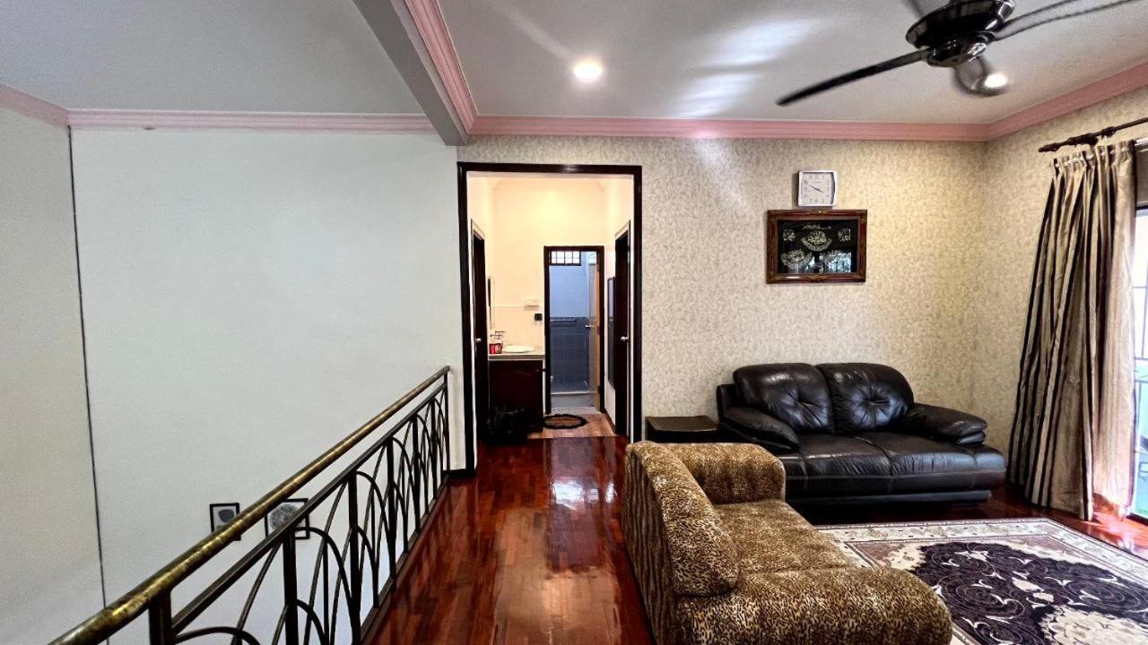 Yb Guest House 4 Bilik 5 Katil Chukai Εξωτερικό φωτογραφία